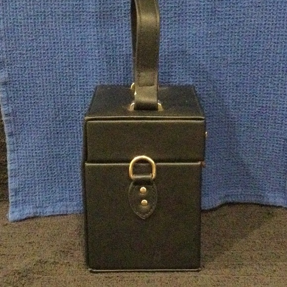 NWOT Versona black box evening bag. - Picture 2 of 7